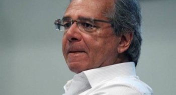 Guedes prometeu gás pela metade, o que daria R$ 35, mas já custa até R$ 105